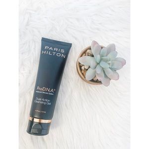 Paris Hilton Pro DNA Cleansing Gel